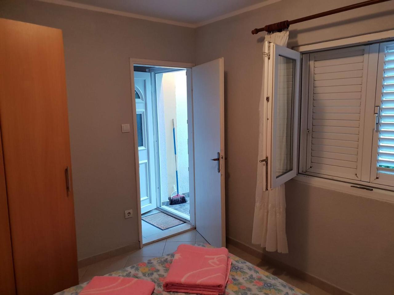 Apartment Miki Χέρτσεγκ Νόβι Εξωτερικό φωτογραφία